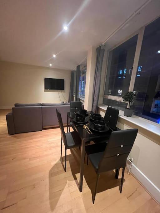 Apartment In The Heart Of ลอนดอน ภายนอก รูปภาพ
