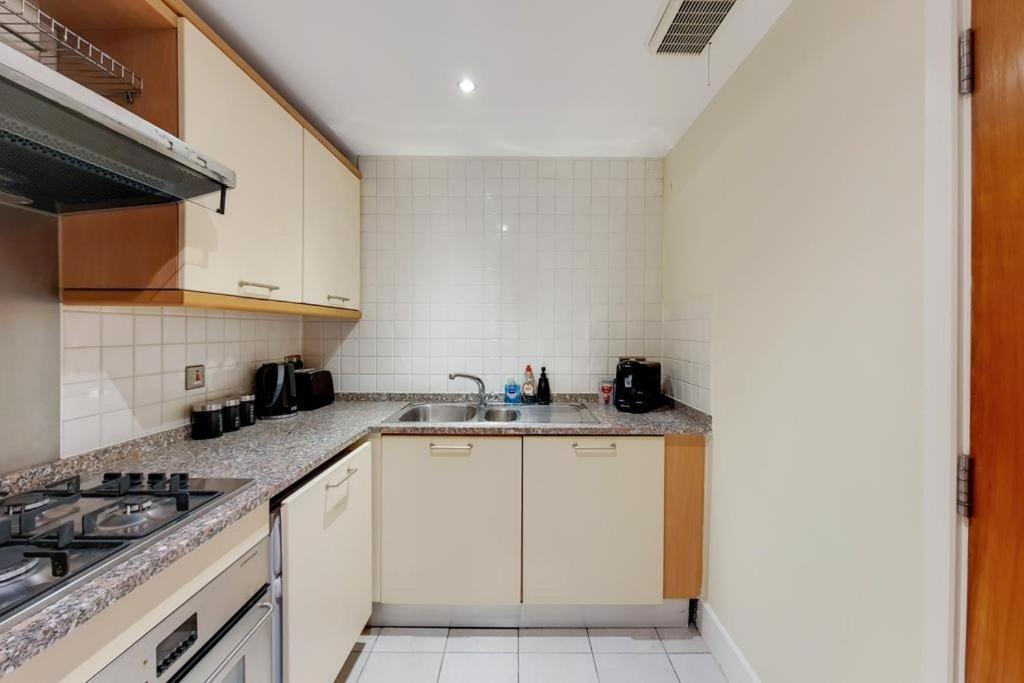 Apartment In The Heart Of ลอนดอน ภายนอก รูปภาพ